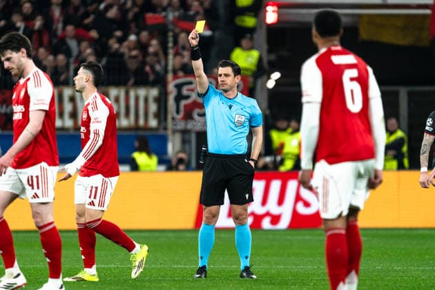 UEFA Champions League 2025 2026 Bayer 04 Leverkusen vs. Arsenal, Achtelfinale, Round of 16 - Hinrunde, Mittwoch, 11.03.2026 BayArena (Nordrhein-Westfalen, Deutschland) Halil Umut Meler (Schiedsrichter) Gelbe Karte Gabriel Martinelli (Arsenal, 11) Copyright: xCelinaxLeiersx
