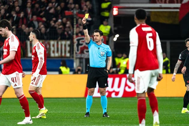 UEFA Champions League 2025 2026 Bayer 04 Leverkusen vs. Arsenal, Achtelfinale, Round of 16 - Hinrunde, Mittwoch, 11.03.2026 BayArena (Nordrhein-Westfalen, Deutschland) Halil Umut Meler (Schiedsrichter) Gelbe Karte Gabriel Martinelli (Arsenal, 11) Copyright: xCelinaxLeiersx