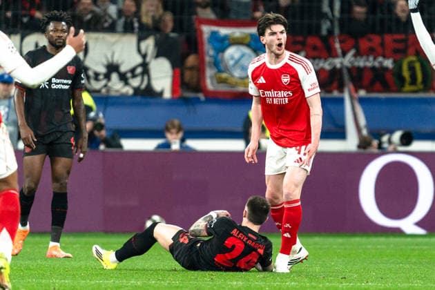UEFA Champions League 2025 2026 Bayer 04 Leverkusen vs. Arsenal, Achtelfinale, Round of 16 - Hinrunde, Mittwoch, 11.03.2026 BayArena (Nordrhein-Westfalen, Deutschland) Aleix Garcia ( 24) Declan Rice (Arsenal, 41) Copyright: xCelinaxLeiersx