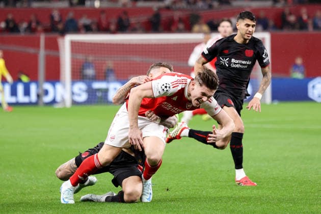Zweikampf zwischen Viktor Gyokeres (Arsenal London) und Robert Andrich (Bayer Leverkusen) GER, Bayer Leverkusen gegen Arsenal London, Fussball, Champions League, Achtelfinale, Spielzeit 2025 2026, 11.03.2026 DFL REGULATIONS PROHIBIT ANY USE OF PHOTOGRAPHS AS IMAGE SEQUENCES AND OR QUASI-VIDEO GER, Bayer Leverkusen gegen Arsenal London, Fussball, Champions League, Achtelfinale, Spielzeit 2025 2026, 11.03.2026 Leverkusen Copyright: xEibner-Pressefoto FrankxZeisingx EP_FZG