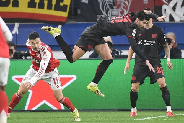 11.03.2026, xhbx, Fussball UEFA Champions League, Bayer 04 Leverkusen - FC Arsenal London v.l. Gabriel Martinelli (Arsenal London FC), Martin Terrier (Bayer Leverkusen) (DFL DFB REGULATIONS PROHIBIT ANY USE OF PHOTOGRAPHS as IMAGE SEQUENCES and or QUASI-VIDEO) Leverkusen