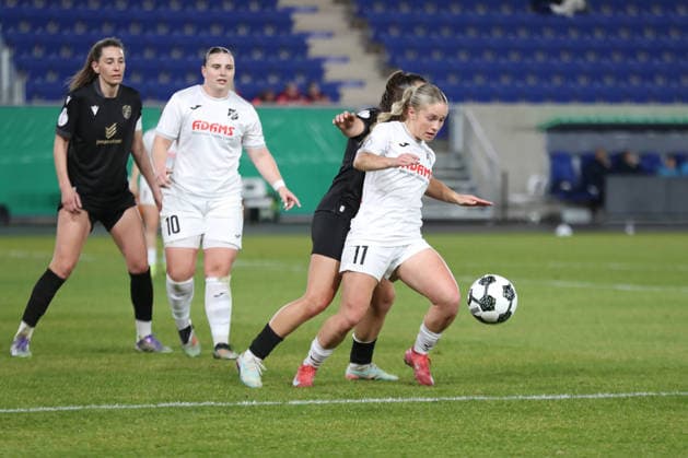 DFB-Pokal Frauen: FC Carl Zeiss Jena - SC Sand 1946; 11.03.26 Leni Fischer (11, SC Sand). Fußball, DFB-Pokal Frauen, Viertelfinale: FC Carl Zeiss Jena vs. SC Sand 1946 am 11.03.26 im Ernst-Abbe-Sportfeld ad hoc arena, Jena. DFL REGULATIONS PROHIBIT ANY USE OF PHOTOGRAPHS AS IMAGE SEQUENCES AND OR QUASI-VIDEO. Copyright: xBEAUTIFULxSPORTS JanxKaeferx