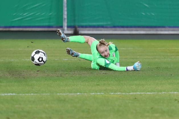 DFB-Pokal Frauen: FC Carl Zeiss Jena - SC Sand 1946; 11.03.26 Torwart Jasmin Janning (1, Carl Zeiss Jena). Fußball, DFB-Pokal Frauen, Viertelfinale: FC Carl Zeiss Jena vs. SC Sand 1946 am 11.03.26 im Ernst-Abbe-Sportfeld ad hoc arena, Jena. DFL REGULATIONS PROHIBIT ANY USE OF PHOTOGRAPHS AS IMAGE SEQUENCES AND OR QUASI-VIDEO. Copyright: xBEAUTIFULxSPORTS JanxKaeferx