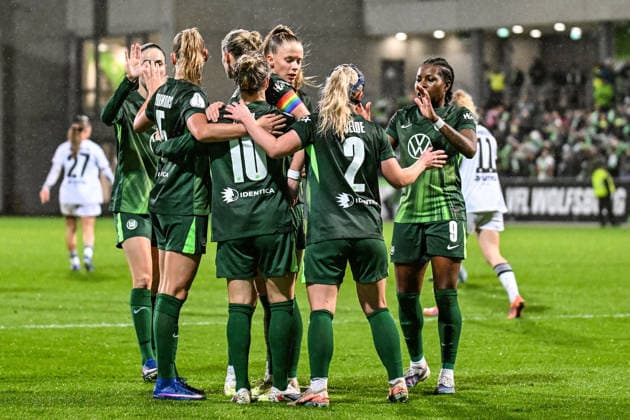 Fußball I Frauen I Saison 2025-2026 I DFB-Pokal I VfL Wolfsburg - Eintracht Frankfurt I 11.03.2026 Torjubel nach dem 1:0 bei den Frauen vom VfL Wolfsburg mit der Torschützin Svenja Huth (10, VfL Wolfsburg) (Mittel) Wolfsburg AOK Stadion Niedersachsen Deutschland Copyright: xLobeca InesxHähnelx