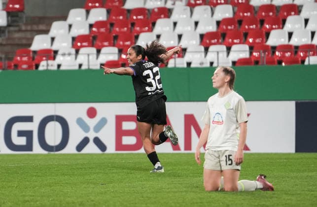 Deutschland: DFB-Pokal Frauen 2025 2026, SGS Essen vs SV Werder Bremen, Mittwoch 11.03.2026 Stadion an der Hafenstraße (Nordrhein-Westfalen, Deutschland) Tor zum 1:0 durch Ella Touon (SGS Essen, 32) Jubel Freude Emotionen Torjubel Copyright: xMerlexKölkingx