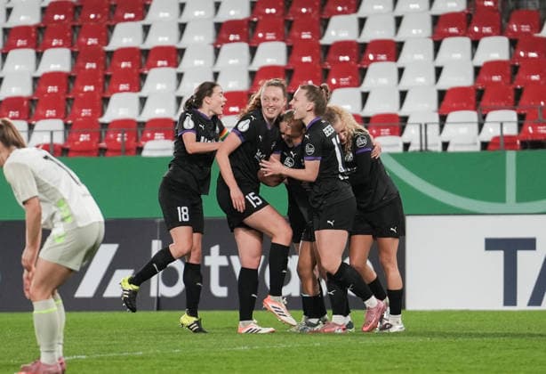 Deutschland: DFB-Pokal Frauen 2025 2026, SGS Essen vs SV Werder Bremen, Mittwoch 11.03.2026 Stadion an der Hafenstraße (Nordrhein-Westfalen, Deutschland) Tor zum 1:0 durch Ella Touon (SGS Essen, 32) Jubel Freude Emotionen Torjubel Copyright: xMerlexKölkingx