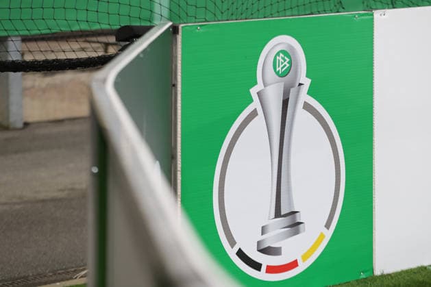DFB-Pokal Frauen: FC Carl Zeiss Jena - SC Sand 1946; 11.03.26 Das Logo des DFB-Pokal der Frauen an einer Werbebande. Symbolbild, Feature. Fußball, DFB-Pokal Frauen, Viertelfinale: FC Carl Zeiss Jena vs. SC Sand 1946 am 11.03.26 im Ernst-Abbe-Sportfeld ad hoc arena, Jena. DFL REGULATIONS PROHIBIT ANY USE OF PHOTOGRAPHS AS IMAGE SEQUENCES AND OR QUASI-VIDEO. Copyright: xBEAUTIFULxSPORTS JanxKaeferx