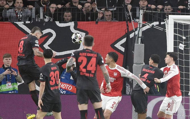 11.03.2026, xhbx, Fussball UEFA Champions League, Bayer 04 Leverkusen - FC Arsenal London v.l. Goal scored, Tor zum 1:0 durch Robert Andrich (Bayer Leverkusen) (DFL DFB REGULATIONS PROHIBIT ANY USE OF PHOTOGRAPHS as IMAGE SEQUENCES and or QUASI-VIDEO) Leverkusen