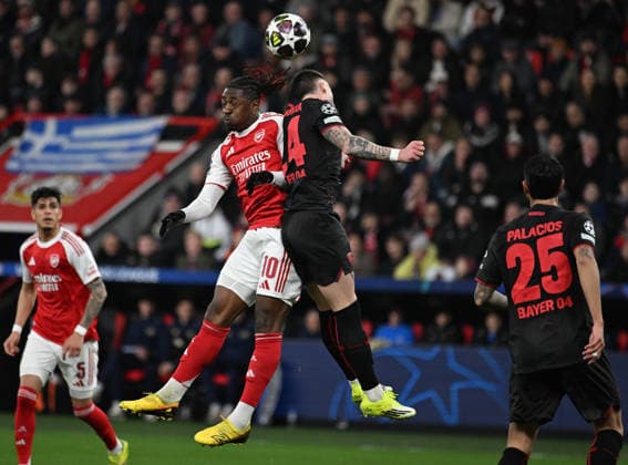23.02.2026, xophax, Fussball , UEFA Champions League , 2025 2026 , Bayer Leverkusen gegen FC Arsenal London. V.l.n.rechts : Piero Hincapie , Eberechi Eze ( beide Arsenal ) , Aleix Garcia , Exequiel Palacios ( beide Bayer 04) Leverkusen
