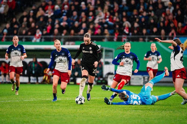 DFB-Pokal Frauen: Hamburger SV vs. FC Bayern München,11.03.2026 TOR, JUBEL zum 0:2 durch Franziska Kett (FC Bayern München, 20); Fußball, DFB-Pokal Frauen, Viertelfinale: Hamburger SV vs. FC Bayern München am 11.03.2026 im Volksparkstadion, Hamburg DFB REGULATIONS PROHIBIT ANY USE OF PHOTOGRAPHS AS IMAGE SEQUENCES AND OR QUASI-VIDEO. Copyright: xBEAUTIFULxSPORTS Tonhäuserx