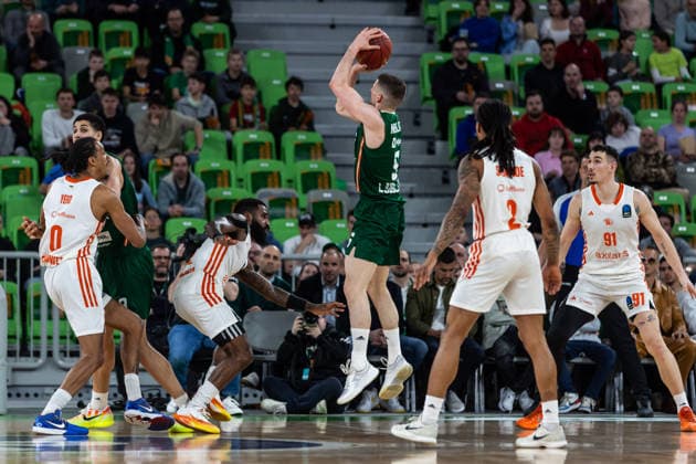 GER, BKT EuroCup, Saison 2025 2026, Achteffinale, Cedevita Olimpija Ljubljana- Niners Chemnitz 11.03.2026, Arena Stozice, Ljubljana, GER, BKT EuroCup, Saison 2025 2026, Achteffinale, Cedevita Olimpija Ljubljana- Niners Chemnitz Aleksej Nikolic (Cedevita Olimpija Ljubljana 5) Foto Alexander Trienitz Ljubljana Arena Stozice Slowenien