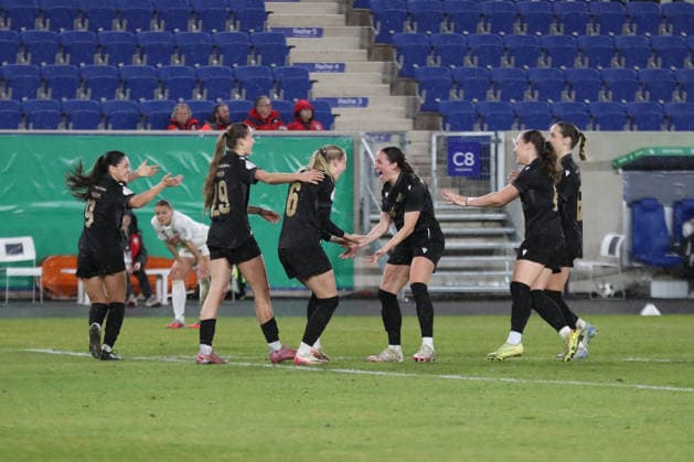 DFB-Pokal Frauen: FC Carl Zeiss Jena - SC Sand 1946; 11.03.26 Tor-Jubel beim Team von Jena nach dem Treffer zum 3:1. Fußball, DFB-Pokal Frauen, Viertelfinale: FC Carl Zeiss Jena vs. SC Sand 1946 am 11.03.26 im Ernst-Abbe-Sportfeld ad hoc arena, Jena. DFL REGULATIONS PROHIBIT ANY USE OF PHOTOGRAPHS AS IMAGE SEQUENCES AND OR QUASI-VIDEO. Copyright: xBEAUTIFULxSPORTS JanxKaeferx