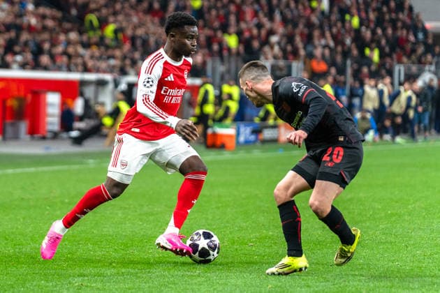 UEFA Champions League 2025 2026 Bayer 04 Leverkusen vs. Arsenal, Achtelfinale, Round of 16 - Hinrunde, Mittwoch, 11.03.2026 BayArena (Nordrhein-Westfalen, Deutschland) Bukayo Saka (Arsenal, 7) Alejandro Grimaldo ( 20) Copyright: xCelinaxLeiersx