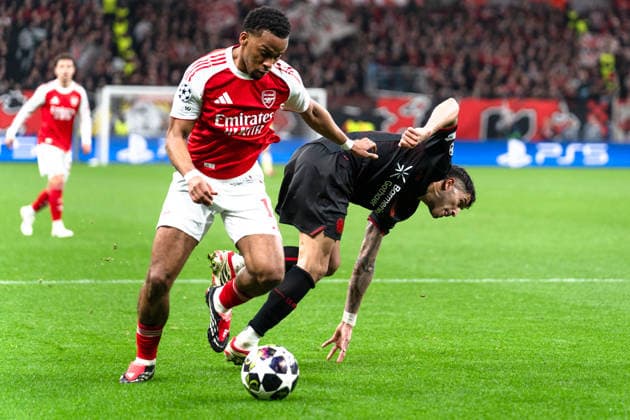 UEFA Champions League 2025 2026 Bayer 04 Leverkusen vs. Arsenal, Achtelfinale, Round of 16 - Hinrunde, Mittwoch, 11.03.2026 BayArena (Nordrhein-Westfalen, Deutschland) Jurrien Timber (Arsenal, 12) Exequiel Palacios ( 25) Copyright: xCelinaxLeiersx