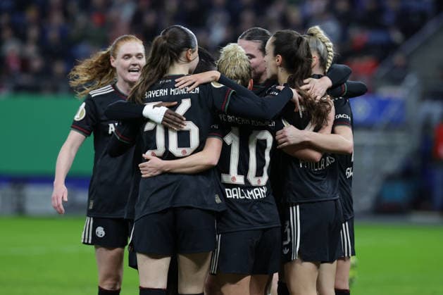 2026.03.11 xfsx Fussball DFB Pokal der Frauen Viertelfinale Hamburger Sportverein - Bayern Muenchen Volksparkstadion v.l. Natalia Padilla-Bidas (FC Bayern Muenchen ,23) macht das Tor zum 3:0 fuer FC Bayern Muenchen (DFL regulations prohibit any use of photographs as image sequences and or quasi-video. Copyright: HMBxMedia FernandoxSoares