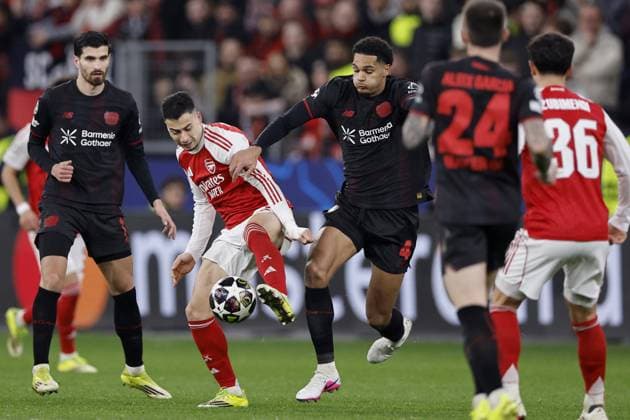 LEVERKUSEN (l-r) Gabriel Martinelli of Arsenal FC, Jarell Quansah of Bayer 04 Leverkusen during the UEFA Champions League match between Bayer 04 Leverkusen v Arsenal at the BayArena on March 11, 2026 in Leverkusen, Germany. BART STOUTJESDIJK ANP FOC 2026 2027 xVIxANPxSportx xBartxStoutjesdijkxIVx 553063644 originalFilename: 553063644.jpg