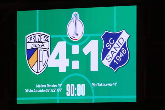 DFB-Pokal Frauen: FC Carl Zeiss Jena - SC Sand 1946; 11.03.26 Die Videowand mit dem Endstand von 4:1 für Jena. Fußball, DFB-Pokal Frauen, Viertelfinale: FC Carl Zeiss Jena vs. SC Sand 1946 am 11.03.26 im Ernst-Abbe-Sportfeld ad hoc arena, Jena. DFL REGULATIONS PROHIBIT ANY USE OF PHOTOGRAPHS AS IMAGE SEQUENCES AND OR QUASI-VIDEO. Copyright: xBEAUTIFULxSPORTS JanxKaeferx