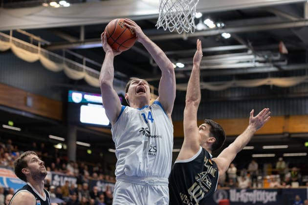 Kyler Filewich (BKO, 14), Jure Planinic (MBC, 44), Syntainics MBC vs. BK Olomoucko, European North Basketball League, Achtelfinale, 2025 26, Deutschland, Tschechien, 11.03.2026. Weissenfels Stadthalle Sachsen-Anhalt Deutschland