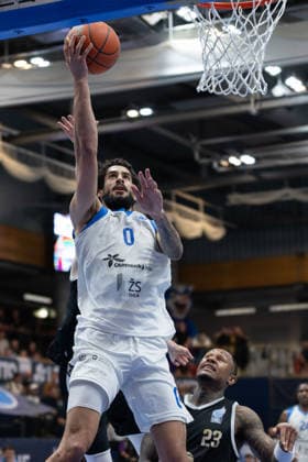 Marek Ayers Nelson (BKO, 0), Charles Callison (MBC, 23), Syntainics MBC vs. BK Olomoucko, European North Basketball League, Achtelfinale, 2025 26, Deutschland, Tschechien, 11.03.2026. Weissenfels Stadthalle Sachsen-Anhalt Deutschland