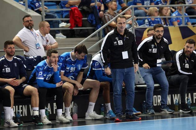 Plock 11.03.2026 Liga mistrzow pilka reczna mezczyzn faza grupowa sezon 2025 26 --- Group Chase mens handball EHF Champions League Orlen Wisla Plock - OTP Bank - Pick Szeged trener Xavi Sabate Caviedes lawka rezerwowych Fot. Marcin Solarz FotoPyK NEWSPIX.PL --- newspix.pl 