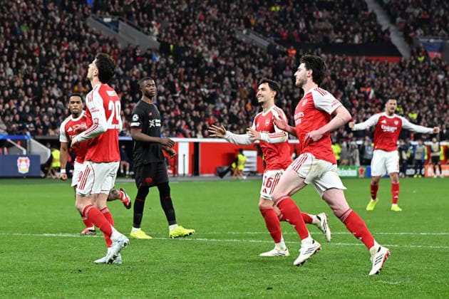 Kai Havertz (FC Arsenal) Torjubel, jubelt mit seiner Mannschaft nach dem Treffer zum 1:1 waehrend des Spiels der UEFA Champions League 2025 26, Achtelfinale, Hinspiel zwischen Bayer 04 Leverkusen und FC Arsenal, BayArena am 11. March 2026 in Leverkusen, Deutschland. (Foto von Ralf Treese DeFodi Images) +++ Kai Havertz (FC Arsenal) celebrates after scoring his team™s first goal with teammates during the UEFA Champions League 2025 26 Round of 16, First Leg, match between Bayer 04 Leverkusen and FC Arsenal at BayArena on February 24, 2026 in Leverkusen, Germany. (Photo by Ralf Treese DeFodi Images) -
