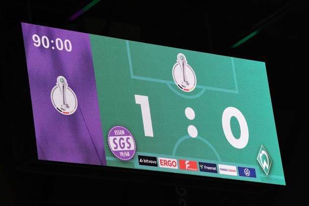 Fußball Frauen DFB-Pokal Saison 2025 2026 Viertelfinale: SGS Essen - Werder Bremen am 11.03.2026 im Stadion an der Hafenstraße in Essen Die Anzeigetafel zeigt den Endstand an DFB regulations prohibit any use of photographs as image sequences and or quasi-video. Nordrhein-Westfalen Deutschland