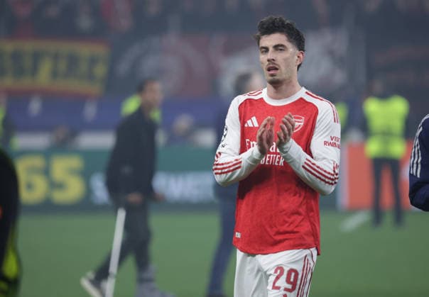 Kai Havertz (Arsenal) klatscht zu den Fans, UEFA Champions League, UCL, Achtelfinale, Bayer 04 Leverkusen vs Arsenal London, Bayarena Leverkusen, Deutschland, 11.03.2026.