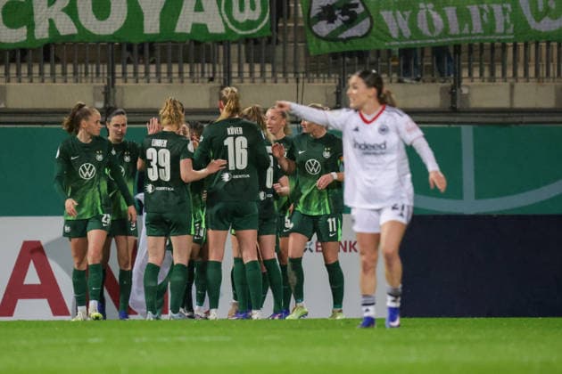 11.03.2026, xgrfx, Fussball DFB Pokal Frauen 1 4 Finale, VfL Wolfsburg - Eintracht Frankfurt v.l. Tor, Svenja Huth (VfL Wolfsburg) (DFL DFB REGULATIONS PROHIBIT ANY USE OF PHOTOGRAPHS as IMAGE SEQUENCES and or QUASI-VIDEO) Volkswagen Arena
