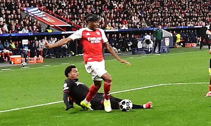 11.03.2026, xhbx, Fussball UEFA Champions League, Bayer 04 Leverkusen - FC Arsenal London v.l. Malik Tillman (Bayer Leverkusen), Noni Madueke (Arsenal London FC), Foul, welches zum Elfmetertor von Kai Havertz (Arsenal London FC) führte (DFL DFB REGULATIONS PROHIBIT ANY USE OF PHOTOGRAPHS as IMAGE SEQUENCES and or QUASI-VIDEO) Leverkusen