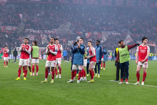 11.03.2026, Fussball, Achtelfinale der UEFA Champions League, Bayer 04 Leverkusen - Arsenal London, Die Spieler des FC Arsenal bedanken sich bei den Fans. Leverkusen BayArena NRW Deutschland xRHR-FOTO DEx Copyright: DennisxEwert RHR-FOTOx RHR-FOTO DE
