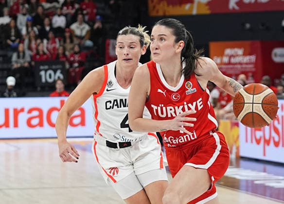 Turkiye v Canada - FIBA Women s Basketball World Cup Qualifiers ISTANBUL, TURKIYE - MARCH 11: Canada’s Sami Hill (4) and Turkiye’s Olcay Cakir (R) compete for the ball during the FIBA Women’s Basketball World Cup Qualifiers Group C match between Canada and Turkiye at the Turkcell Basketball Development Center in Istanbul, Turkiye, on March 11, 2026. Esra Bilgin Anadolu Istanbul Turkey. Editorial use only. Please get in touch for any other usage.  Copyright: x2026xAnadoluxEsraxBilginx
