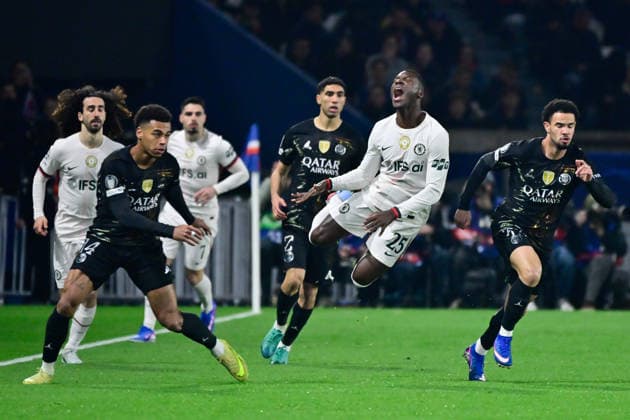 FOOTBALL : PSG vs Chelsea - Ligue des Champions - 11 03 2026 Desire Doue of Paris Saint Germain and Moises Caicedo of Chelsea during the UEFA Champions League match between Paris Saint Germain and Chelsea FC at Parc Des Princes on March 11 , 2026 in Paris, France. ( Photo by Federico Pestellini PsnewZ ) ParisFrance  Copyright: xFedericoxPestellinix