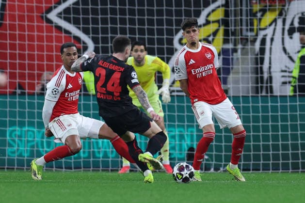 GER, UEFA CL, Achtelfinale, Bayer 04 Leverkusen (GER) vs. FC Arsenal (ENG), 11.03.2026, BayArena, Leverkusen, GER, UEFA CL, Achtelfinale, Bayer 04 Leverkusen (GER) vs. FC Arsenal (ENG), , im Bild: Torchance fuer Aleix Garcia (Leverkusen 24),