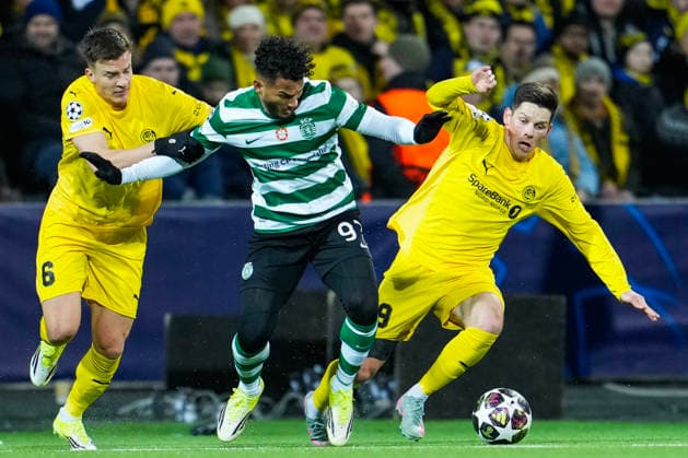 Football, Champions League 2025 2026 Bodo Glimt Sporting Lisbon Bodo, Norway 20260311 Bodo Glimts Jostein Gundersen left and Sondre Brunstad Fet right , and Sportings Luis Suarez during the Champions League football match between Bodo Glimt and Sporting Lisbon at Aspmyra Stadium Photo Fredrik Varfjell NTB Bodo Norway EDITORIAL USE ONLY RESTRICTED USE FOR BETTING COMPANIES  Copyright: xFredrikxVarfjellx xNTBx