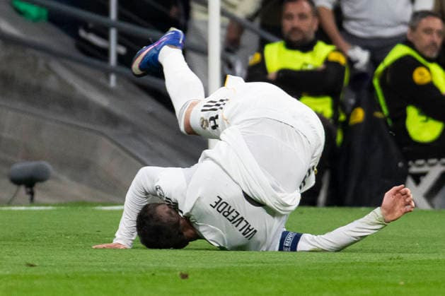 Real Madrid C.F. v Manchester City - UEFA Champions League 2025 26 Round of 16 First Leg match Real Madrid C.F. v Manchester City - UEFA Champions League 2025 26 Round of 16 First Leg match Federico Valverde of Real Madrid (C) celebrates his during the UEFA Champions League 2025 26 Round of 16 First Leg match between Real Madrid and Manchester City at Estadio Santiago Bernabeu on March 11, 2026 in Madrid, Spain. Madrid Madrid Spain Real Madrid C.F. v Manchester City - UEFA Champions League 2025 Copyright: xALEJANDROxMATIASx