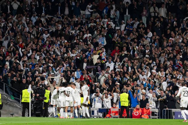Real Madrid C.F. v Manchester City - UEFA Champions League 2025 26 Round of 16 First Leg match Real Madrid C.F. v Manchester City - UEFA Champions League 2025 26 Round of 16 First Leg match Federico Valverde of Real Madrid (C) celebrates his during the UEFA Champions League 2025 26 Round of 16 First Leg match between Real Madrid and Manchester City at Estadio Santiago Bernabeu on March 11, 2026 in Madrid, Spain. Madrid Madrid Spain Real Madrid C.F. v Manchester City - UEFA Champions League 2025 Copyright: xALEJANDROxMATIASx