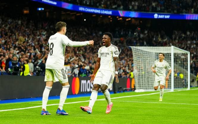 Federico Valverde of Real Madrid celebrates scoring a goal after making it 2-0 with Vinicius Junior Real Madrid v Manchester City, UEFA Champions League, Round of 16, First Leg, Football, Bernabeu, Madrid, Spain - 11 Mar 2026Madrid Bernabeu Spain EDITORIAL USE ONLY No use with unauthorised audio, video, data, fixture lists, club league logos or live services. Online in-match use limited to 120 images, no video emulation. No use in betting, games or single club league player publications. Copyright: xJavierxGarcia Shutterstockx 16746741ab