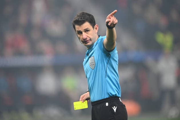 Schiedsrichter Halil Umut MELER (TUR) Gestik, Geste, gestikuliert, Fussball Champions League, Achtelfinale, Bayer 04 Leverkusen (LEV) - FC Arsenal London (ARS) 1-1 am 11.03.2026 in Leverkusen Deutschland. UEFA regulations prohibit any use of photographs as image sequences and or quasi-video Â