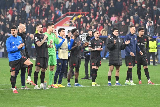 verhaltener Schlussjubel, jubelnd, Jubel, Begeisterung, Freude, Emotion Bayer Leverkusen Fussball Champions League, Achtelfinale, Bayer 04 Leverkusen (LEV) - FC Arsenal London (ARS) 1-1 am 11.03.2026 in Leverkusen Deutschland. UEFA regulations prohibit any use of photographs as image sequences and or quasi-video Â
