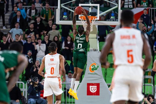 GER, BKT EuroCup, Saison 2025 2026, Achteffinale, Cedevita Olimpija Ljubljana- Niners Chemnitz 11.03.2026, Arena Stozice, Ljubljana, GER, BKT EuroCup, Saison 2025 2026, Achteffinale, Cedevita Olimpija Ljubljana- Niners Chemnitz Dj Stewart (Cedevita Olimpija Ljubljana 0) mit einem Dunk Foto Alexander Trienitz Ljubljana Arena Stozice Slowenien