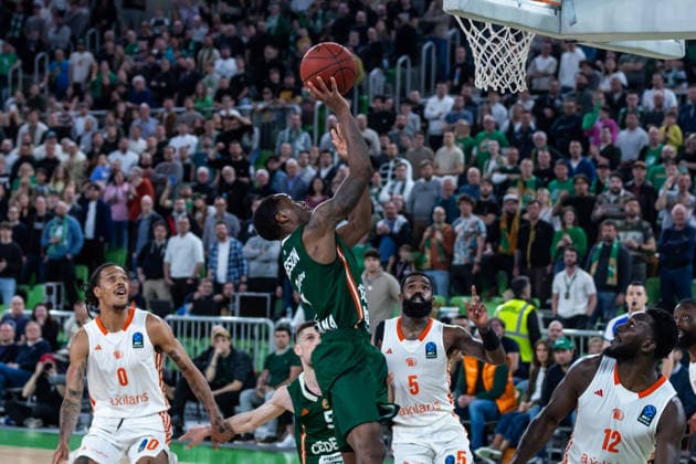 GER, BKT EuroCup, Saison 2025 2026, Achteffinale, Cedevita Olimpija Ljubljana- Niners Chemnitz 11.03.2026, Arena Stozice, Ljubljana, GER, BKT EuroCup, Saison 2025 2026, Achteffinale, Cedevita Olimpija Ljubljana- Niners Chemnitz Umoja Gibson (Cedevita Olimpija Ljubljana 1) Foto Alexander Trienitz Ljubljana Arena Stozice Slowenien