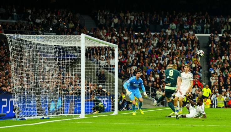 Antonio Rüdiger of Real Madrid clears as Erling Haaland of Manchester City shapes to shoot at 3-0 down Real Madrid v Manchester City, UEFA Champions League, Round of 16, First Leg, Football, Bernabeu, Madrid, Spain - 11 Mar 2026Madrid Bernabeu Spain EDITORIAL USE ONLY No use with unauthorised audio, video, data, fixture lists, club league logos or live services. Online in-match use limited to 120 images, no video emulation. No use in betting, games or single club league player publications. Copyright: xJavierxGarcia Shutterstockx 16746741ao