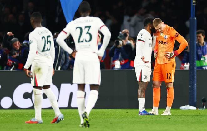 Reece James of Chelsea speaks with Filip Jorgensen of Chelsea after conceding a third goal. Paris Saint-Germain v Chelsea, UEFA Champions League, Round of 16, First Leg, Football, Parc des Princes, Paris, France - 11 Mar 2026Paris Parc des Princes France EDITORIAL USE ONLY No use with unauthorised audio, video, data, fixture lists, club league logos or live services. Online in-match use limited to 120 images, no video emulation. No use in betting, games or single club league player publications. Copyright: xJamesxMarsh Shutterstockx 16746728db