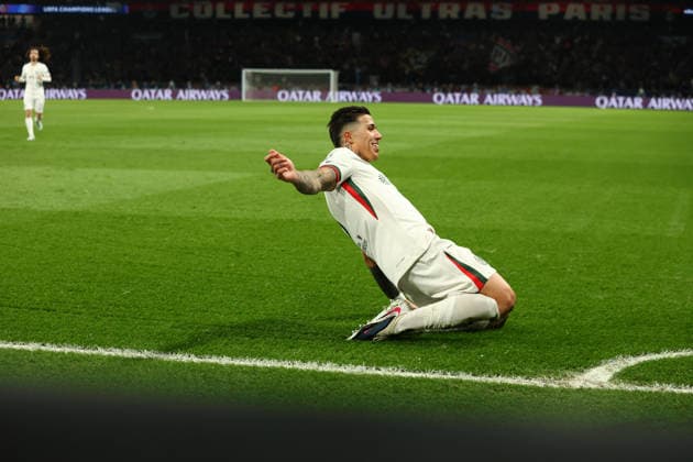 March 11, 2026, Paris, Ile-De-France, France: ENZO FERNANDEZ of Chlesea celebrates scoring his side s second goal in the UEFA Champions League 2025 26 Round of 16 Leg 1 of 2 game between PARIS SAINT-GERMAIN (PSG) and CHELSEA FC at the Parc des Princes Stadium in Paris, France. Soccer 2026: Champions League: PSG : Chelsea  - ZUMAc179 20260311_zep_c179_050 Copyright: xMickaelxChavetx
