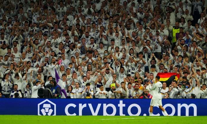 Home fans applaud Trent Alexander-Arnold of Real Madrid after he was substituted late on Real Madrid v Manchester City, UEFA Champions League, Round of 16, First Leg, Football, Bernabeu, Madrid, Spain - 11 Mar 2026Madrid Bernabeu Spain EDITORIAL USE ONLY No use with unauthorised audio, video, data, fixture lists, club league logos or live services. Online in-match use limited to 120 images, no video emulation. No use in betting, games or single club league player publications. Copyright: xJavierxGarcia Shutterstockx 16746741be
