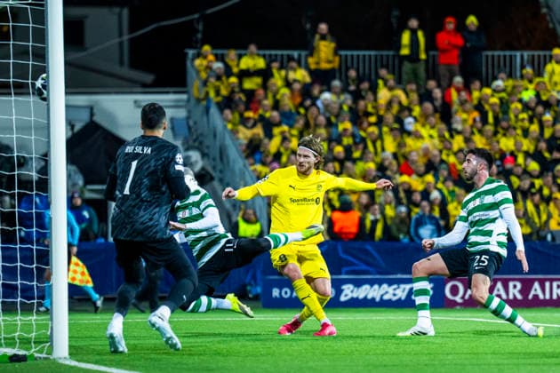 Football, Champions League 2025 2026 Bodo Glimt Sporting Bodo, Norway 20260311 Bodo Glimts Kasper Hogh scores the 3 0 goal during the Champions League football match between Bodo Glimt and Sporting at Aspmyra Stadium Photo Fredrik Varfjell NTB Bodo Norway EDITORIAL USE ONLY RESTRICTED USE FOR BETTING COMPANIES  Copyright: xFredrikxVarfjellx xNTBx
