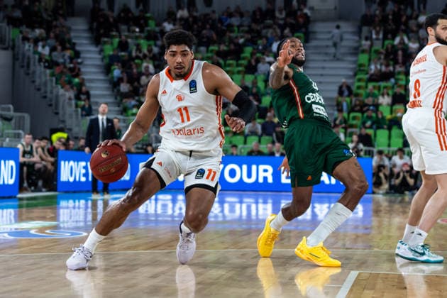 GER, BKT EuroCup, Saison 2025 2026, Achteffinale, Cedevita Olimpija Ljubljana- Niners Chemnitz 11.03.2026, Arena Stozice, Ljubljana, GER, BKT EuroCup, Saison 2025 2026, Achteffinale, Cedevita Olimpija Ljubljana- Niners Chemnitz Kostja Mushidi (Niners Chemnitz, 11), Umoja Gibson (Cedevita Olimpija Ljubljana 1) Foto Alexander Trienitz Ljubljana Arena Stozice Slowenien