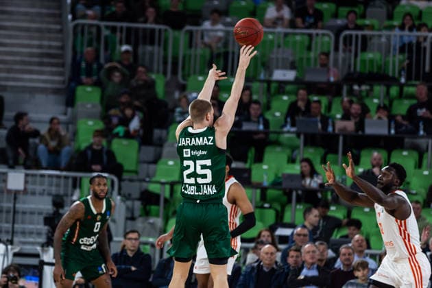GER, BKT EuroCup, Saison 2025 2026, Achteffinale, Cedevita Olimpija Ljubljana- Niners Chemnitz 11.03.2026, Arena Stozice, Ljubljana, GER, BKT EuroCup, Saison 2025 2026, Achteffinale, Cedevita Olimpija Ljubljana- Niners Chemnitz Ognjen Jaramaz (Cedevita Olimpija Ljubljana 25) Foto Alexander Trienitz Ljubljana Arena Stozice Slowenien