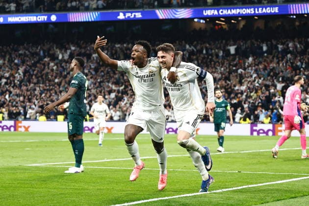 (L-R) Vinicius Junior, Federico Valverde (Real), MARCH 11, 2026 - Football Soccer : Valverde celebrate with Vinicius after his 3rd goal during UEFA Champions League Round of 16 1st leg match between Real Madrid CF - Manchester City at the Estadio Santiago Bernabeu in Madrid, Spain. Noxthirdxpartyxsales  aflo_323134292