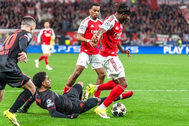 UEFA Champions League 2025 2026 Bayer 04 Leverkusen vs. Arsenal, Achtelfinale, Round of 16 - Hinrunde, Mittwoch, 11.03.2026 BayArena (Nordrhein-Westfalen, Deutschland) Malik Tillman ( 10) Noni Madueke (Arsenal, 20) Foul Elfmeter Copyright: xCelinaxLeiersx